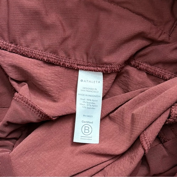 Athleta Trekkie North Shorts Zipper Pockets Burgundy Size 0 - Picture 9 of 10